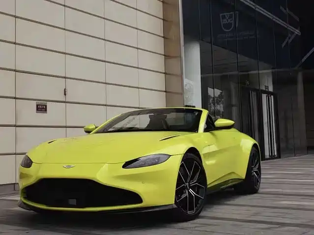 ASTON MARTIN V8 VANTAGE 2021