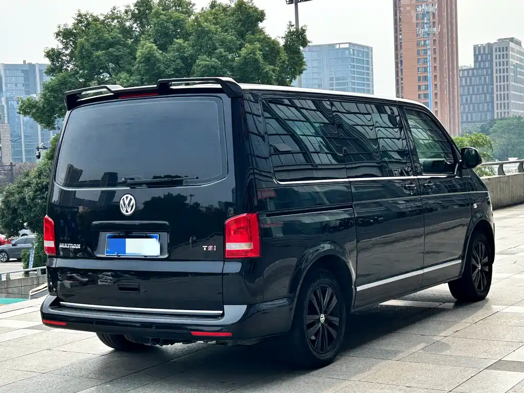 Volkswagen Multivan — миниатюра 4