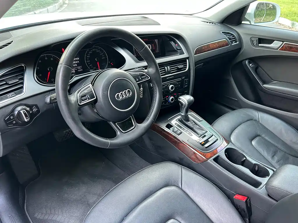 Audi A4L — миниатюра 8
