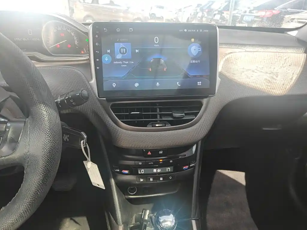 Peugeot 2008 — миниатюра 13