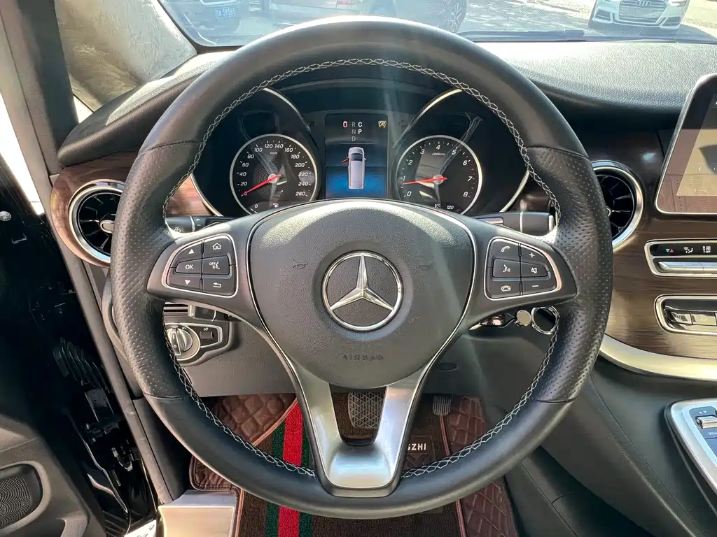 MERCEDES-BENZ V CLASS