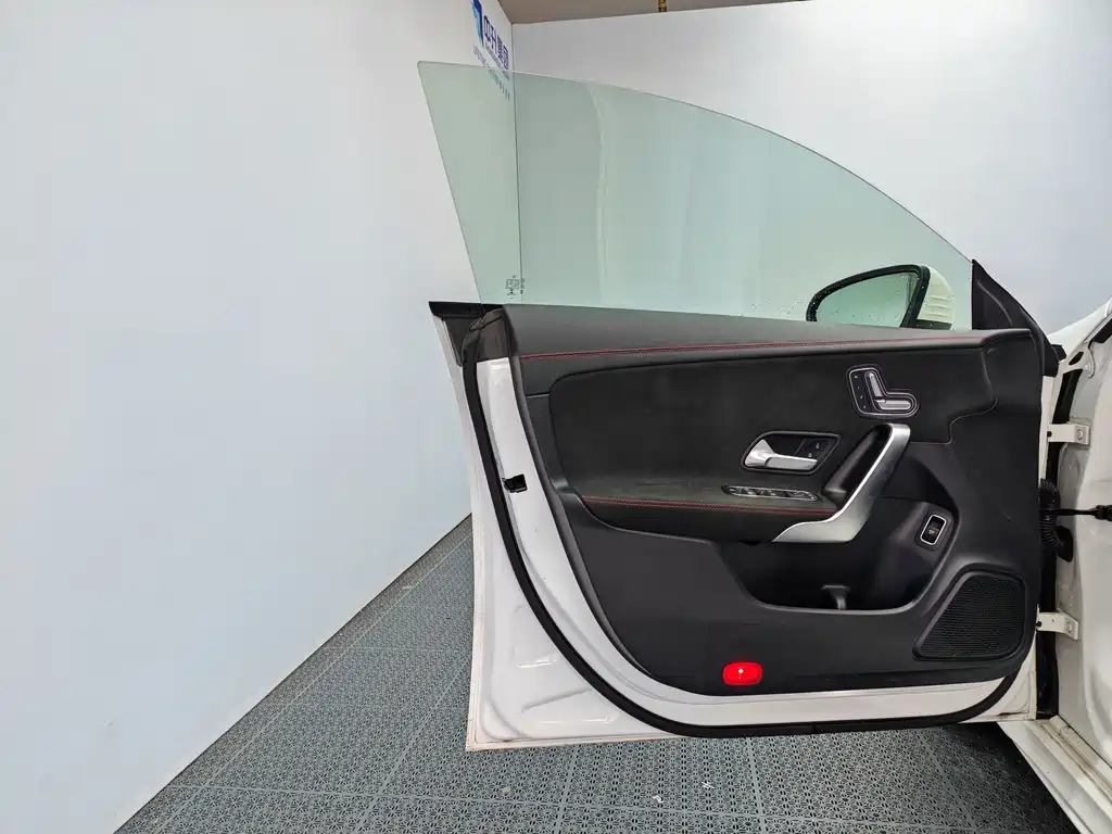 Mercedes-Benz CLA (Import) — миниатюра 13