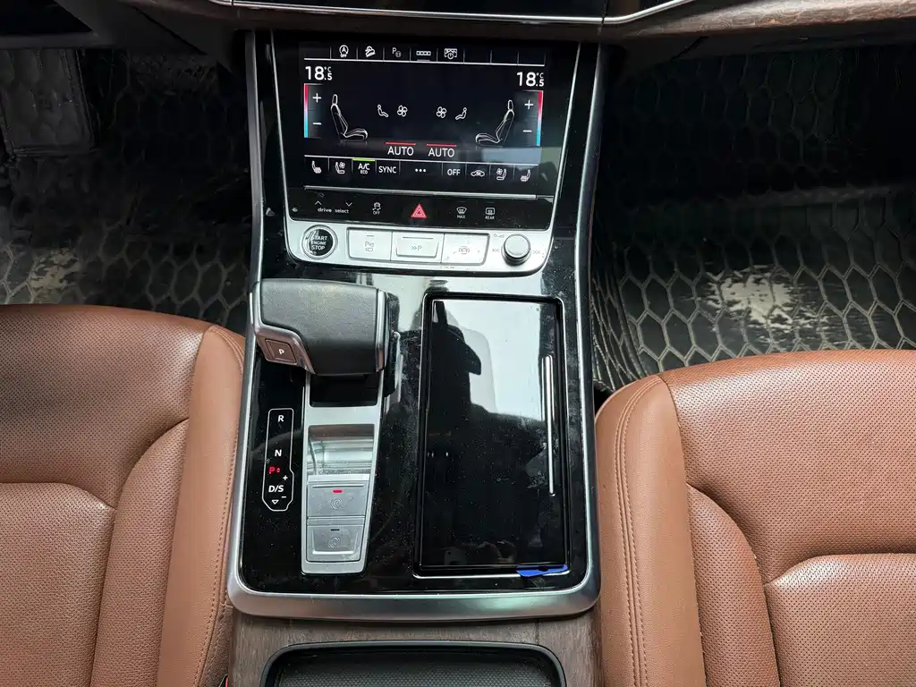 Audi Q7 — миниатюра 10