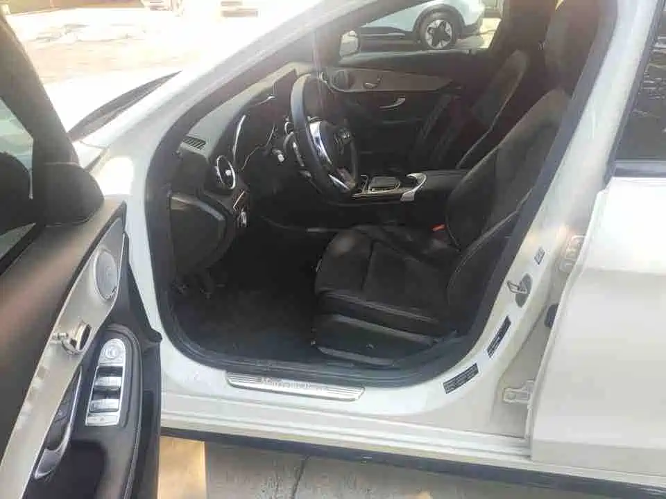 Mercedes-Benz C-Class — миниатюра 7