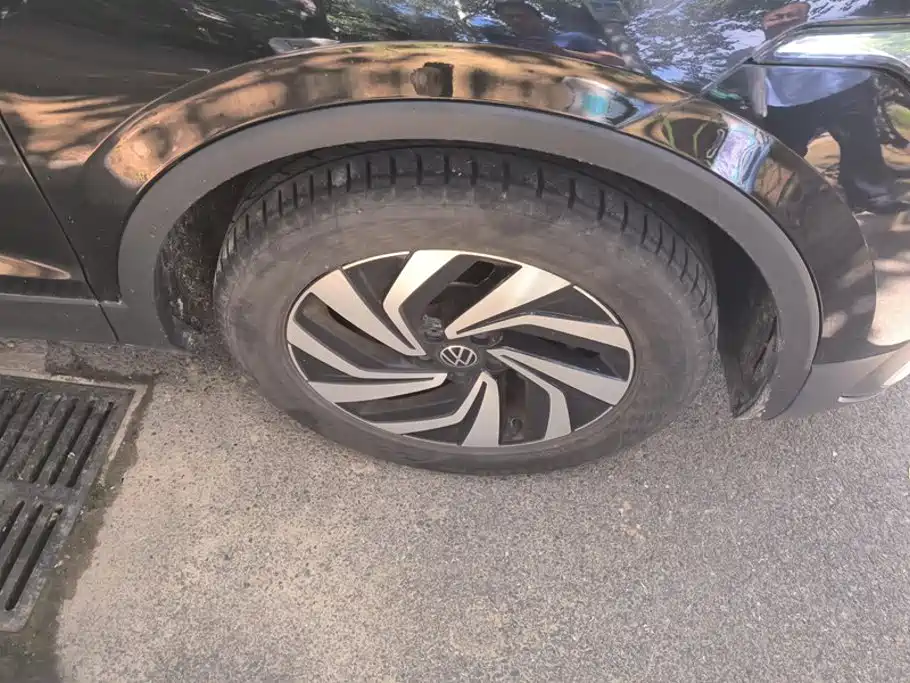 Volkswagen Tiguan L L 2023 300TSI AT Smart