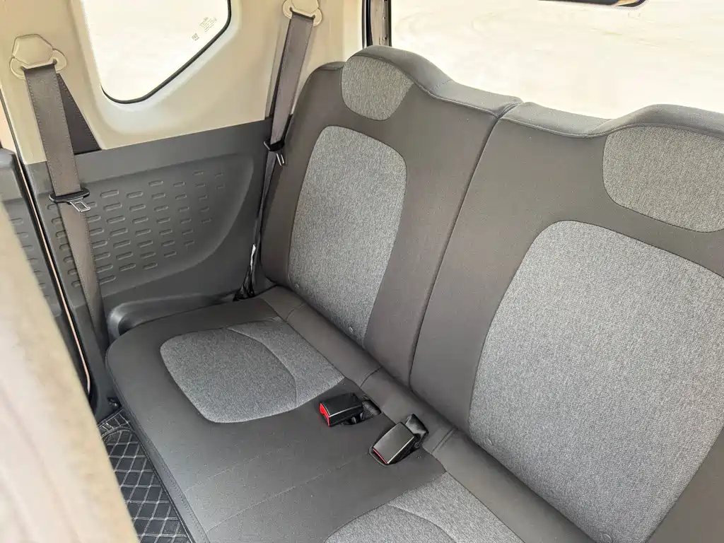 Wuling MINIEV — миниатюра 8