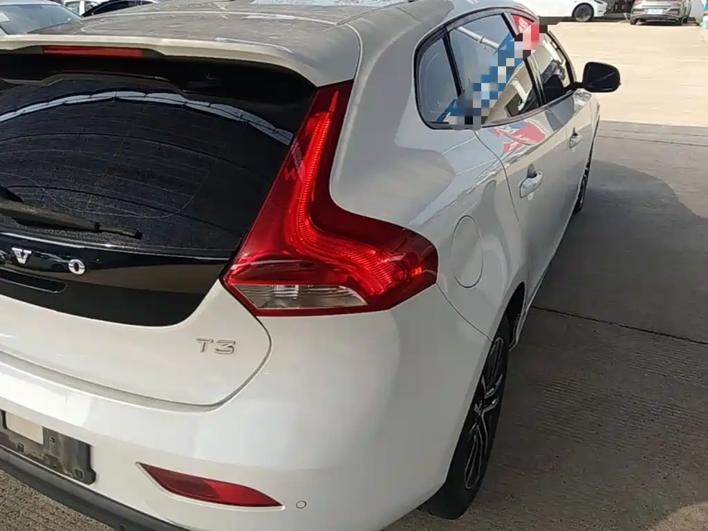 Volvo V40 — миниатюра 8