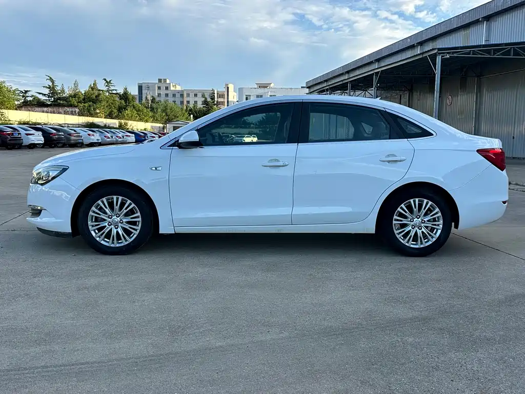 Buick Excelle — миниатюра 12