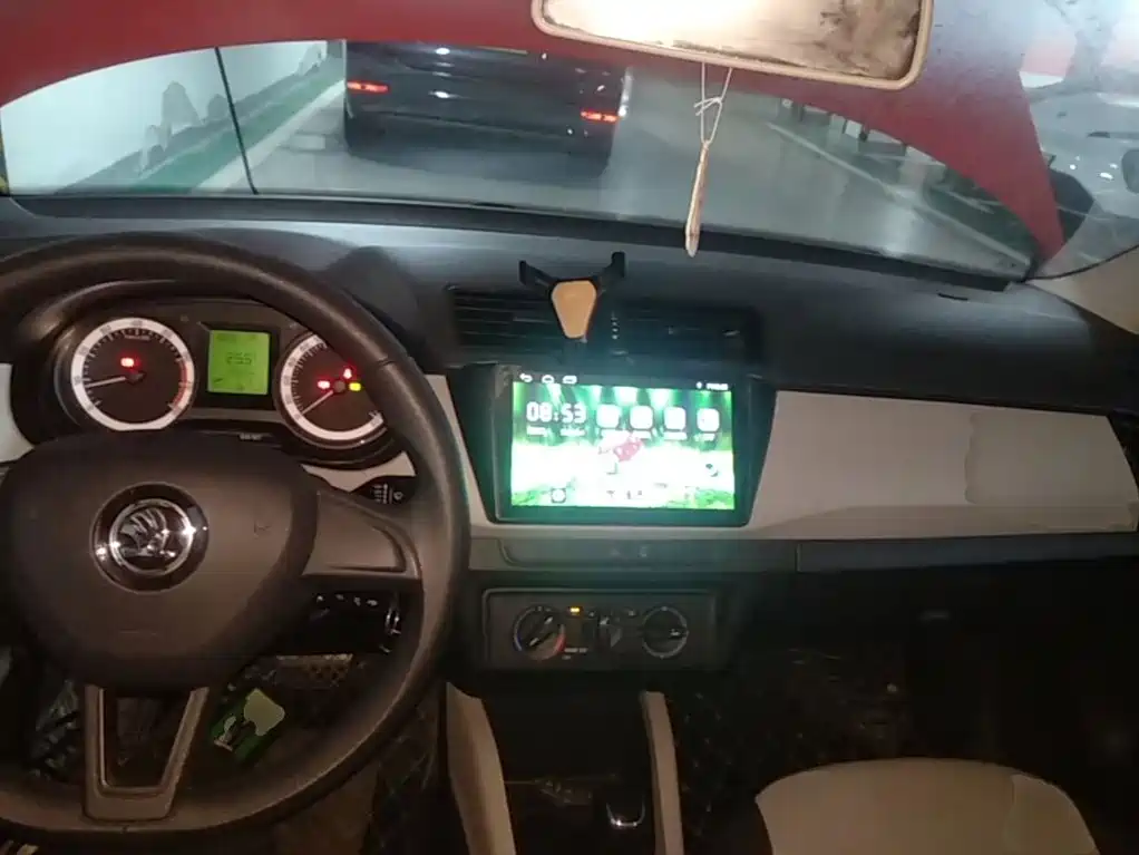 Skoda Fabia — миниатюра 10