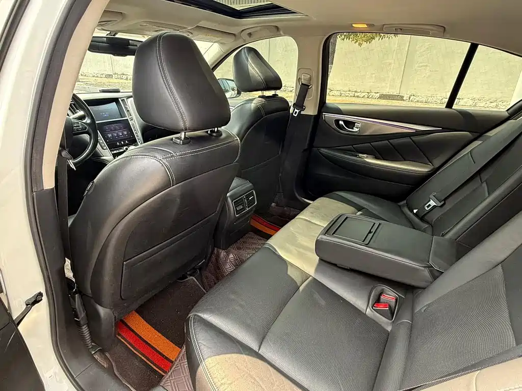 Infiniti Q50 2.0T Luxury Edition, фото 9