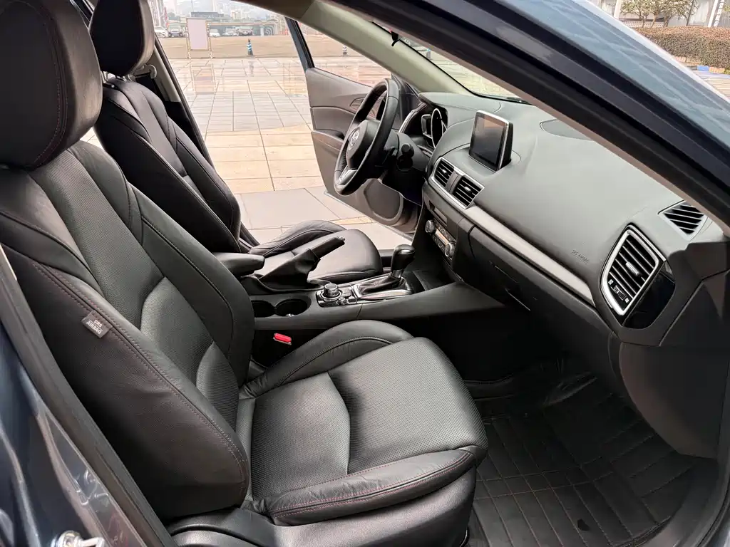 Mazda 3 Axela — миниатюра 17