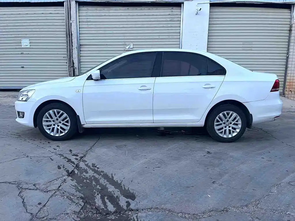 Volkswagen Santana — миниатюра 10