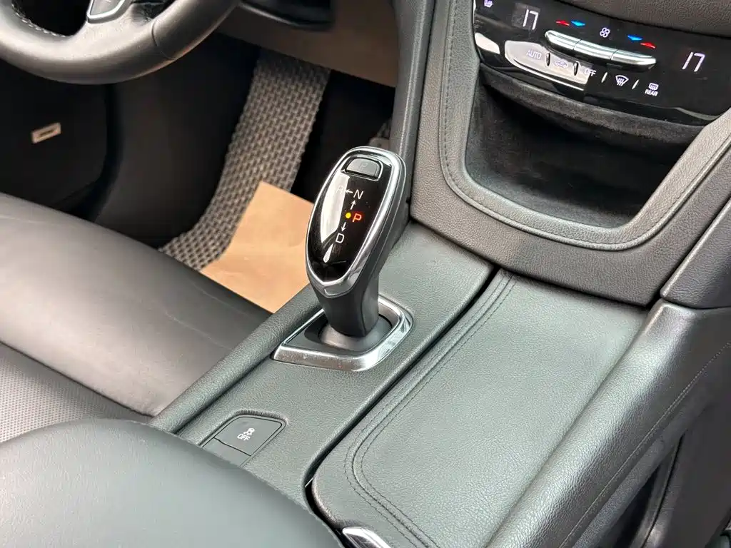 Cadillac XT5 — миниатюра 11
