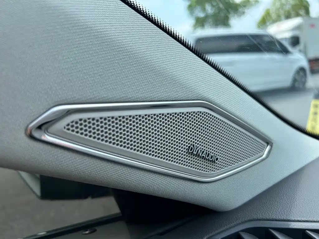 Volkswagen Sagitar — миниатюра 12
