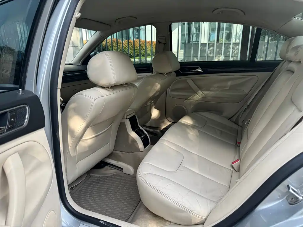Volkswagen Passat Lingyu — миниатюра 4