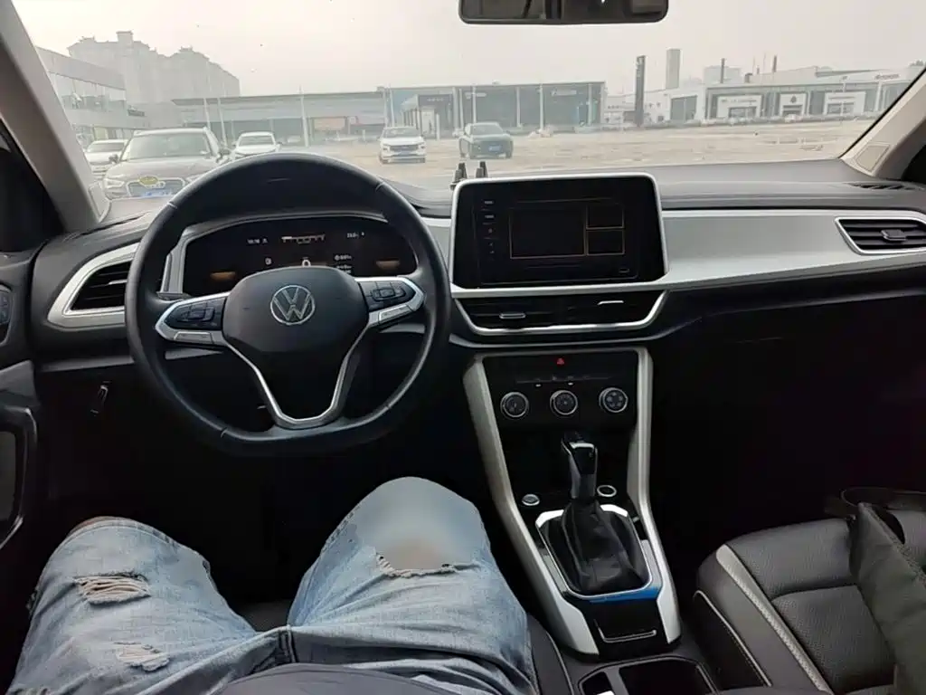 Volkswagen T-Roc — миниатюра 10