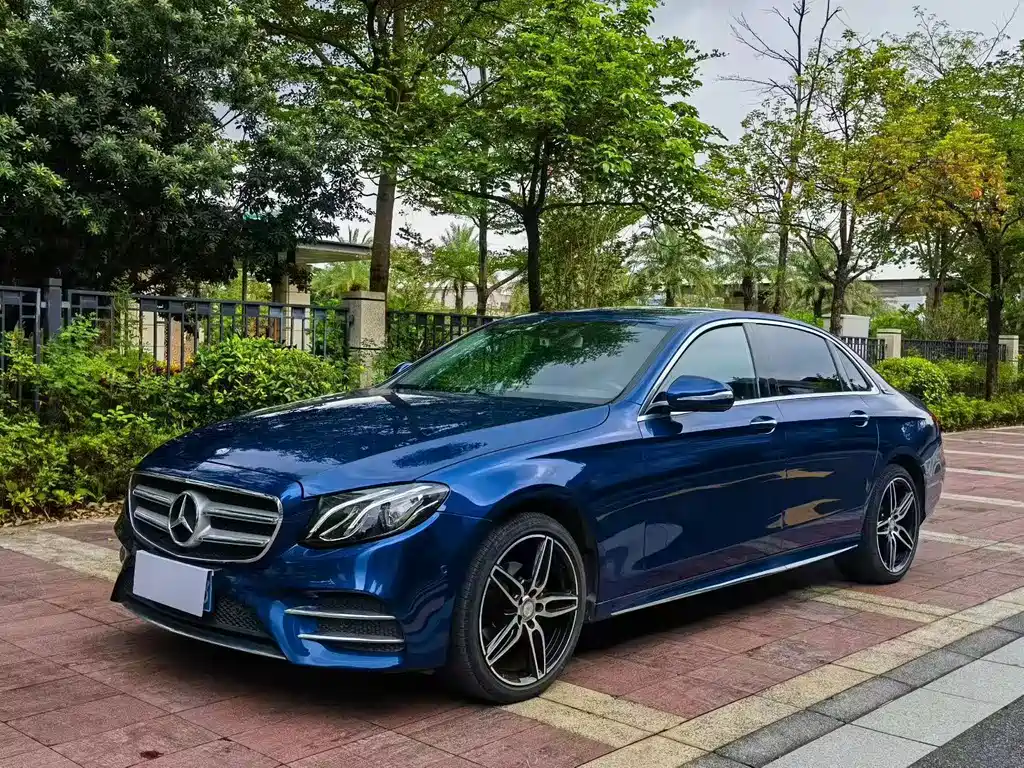 Mercedes-Benz E-Class — миниатюра 2