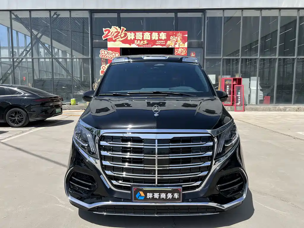 Mercedes-Benz Vito 2024 2.0T Elite 7 мест