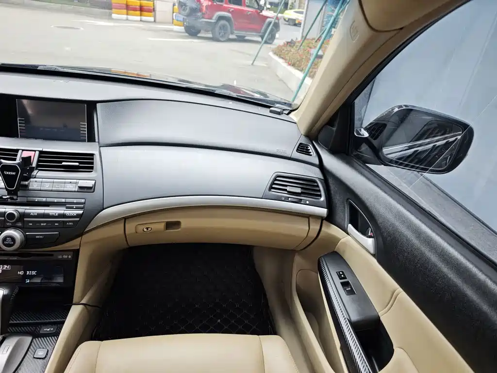 Honda Accord — миниатюра 10