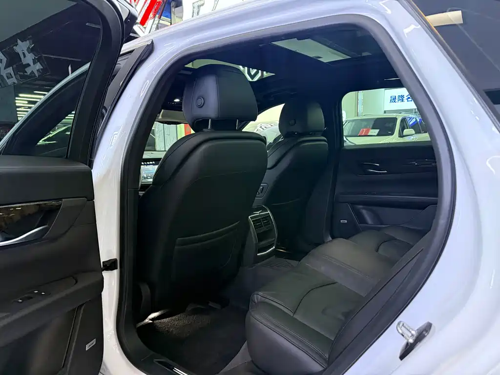 Cadillac CT6 — миниатюра 5