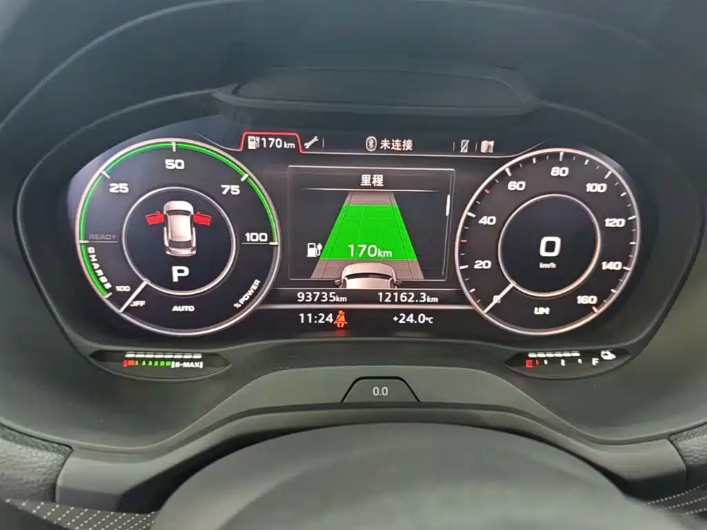 Audi Q2L e-tron — миниатюра 12