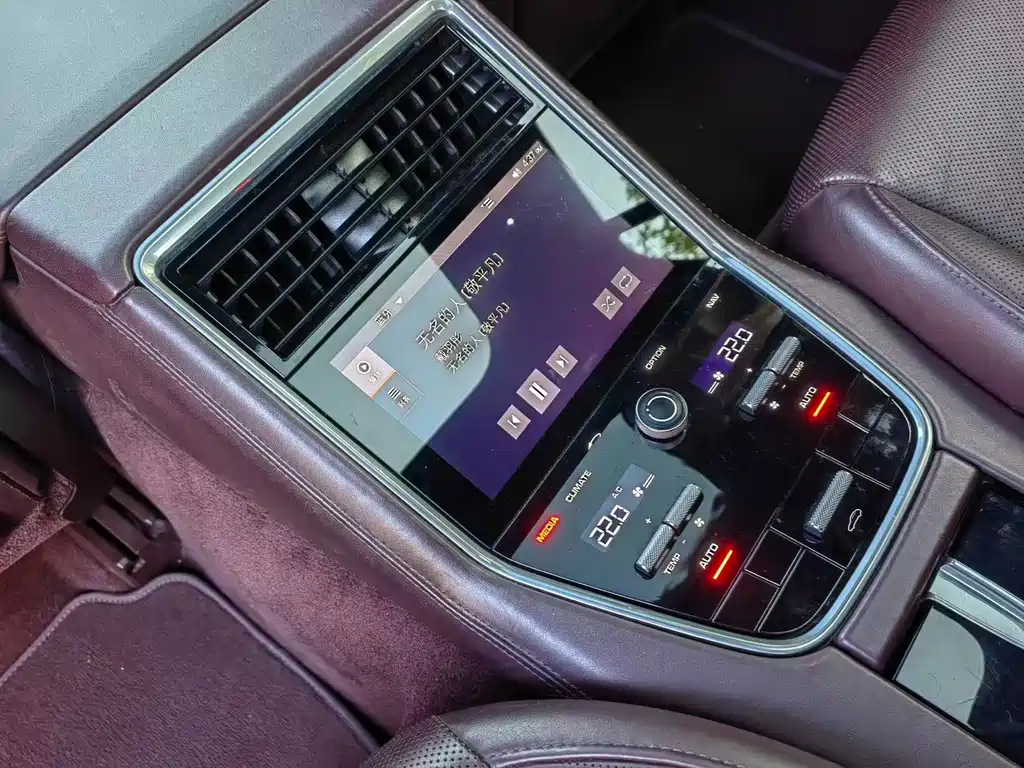 Porsche Panamera — миниатюра 13