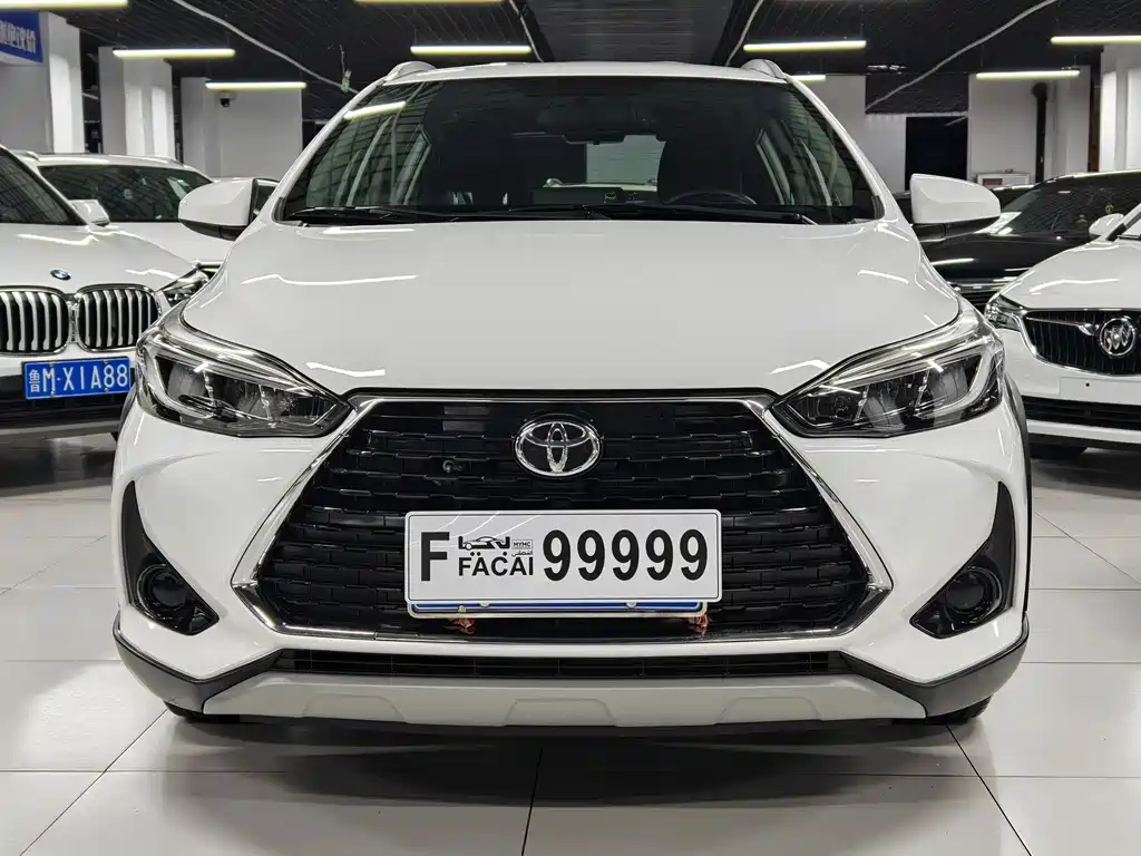 Toyota Yaris L — миниатюра 2