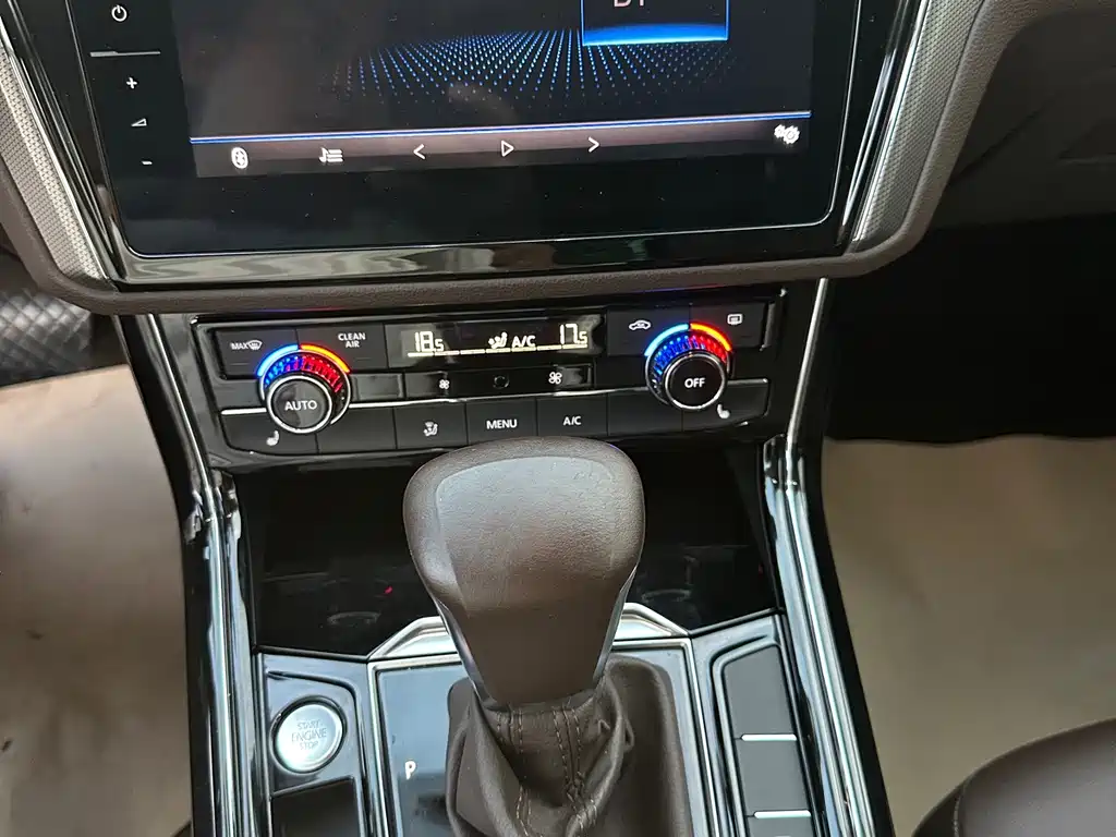 Volkswagen Phideon — миниатюра 11