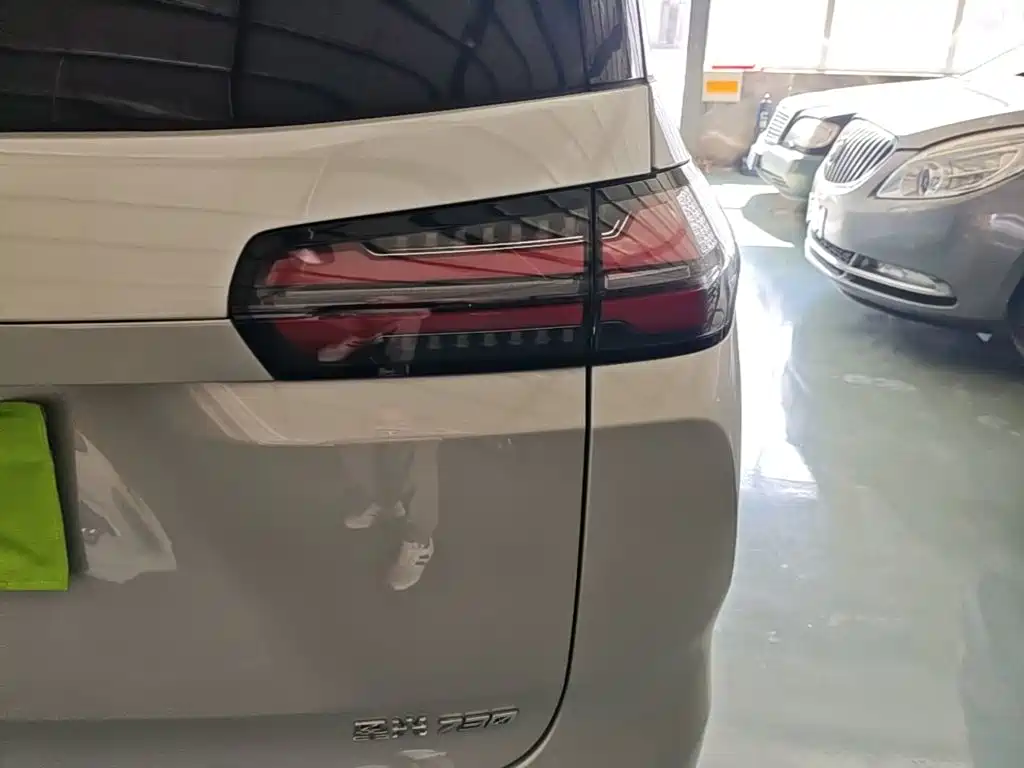 Wuling Звездный свет 730 Новая энергия — миниатюра 8