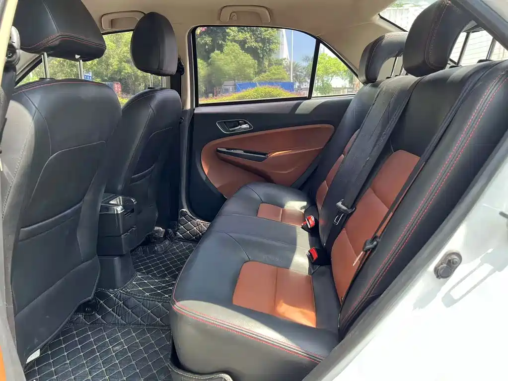 Geely King Kong — миниатюра 8