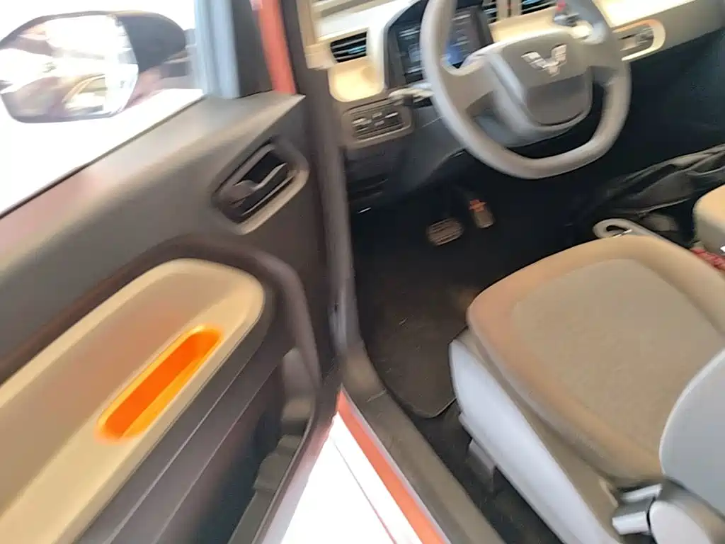 Wuling MINIEV — миниатюра 16