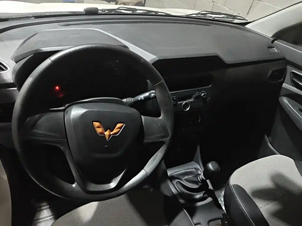 Wuling Hongguang — миниатюра 12