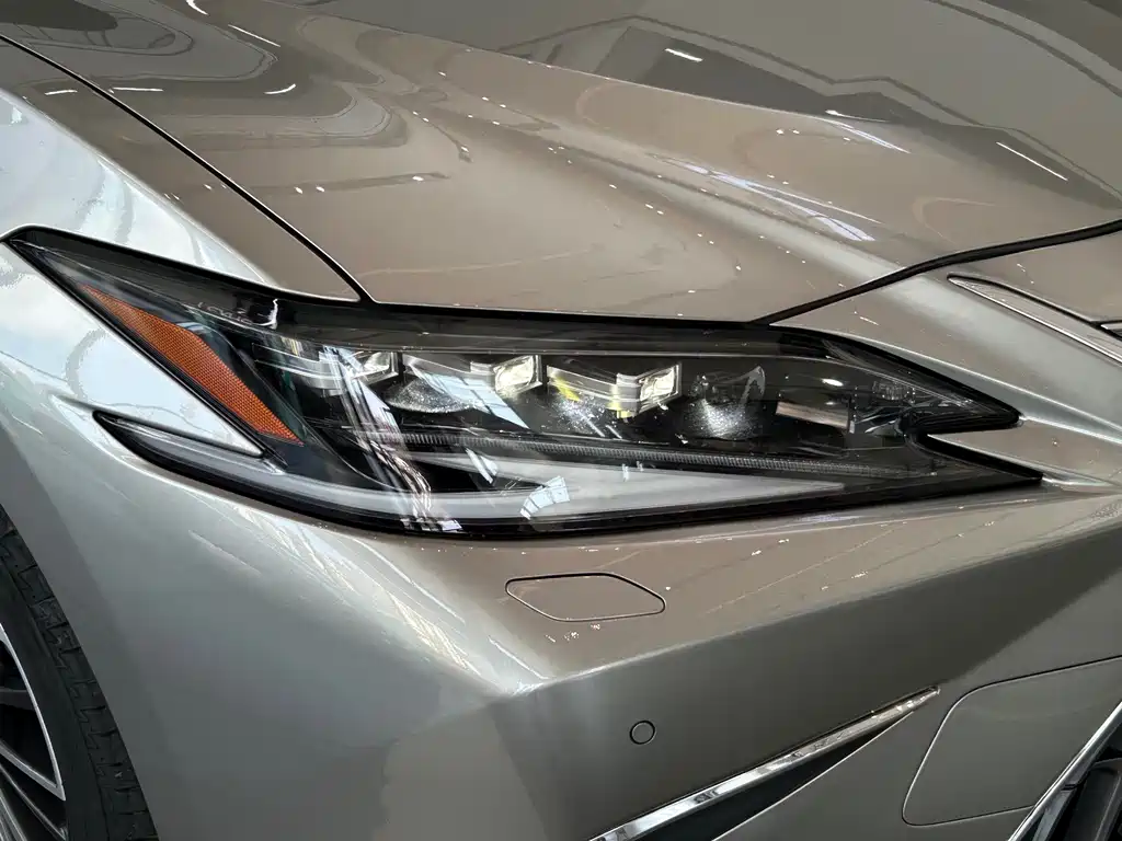 Lexus ES — миниатюра 18