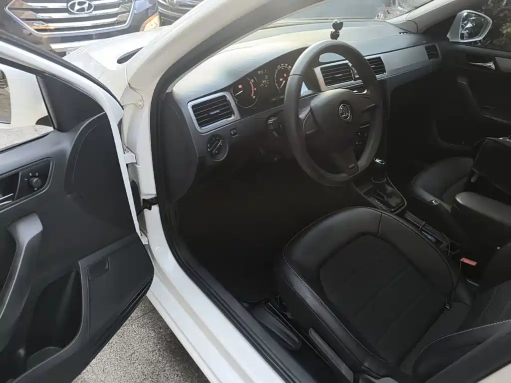 Skoda Rapid Spaceback — миниатюра 16
