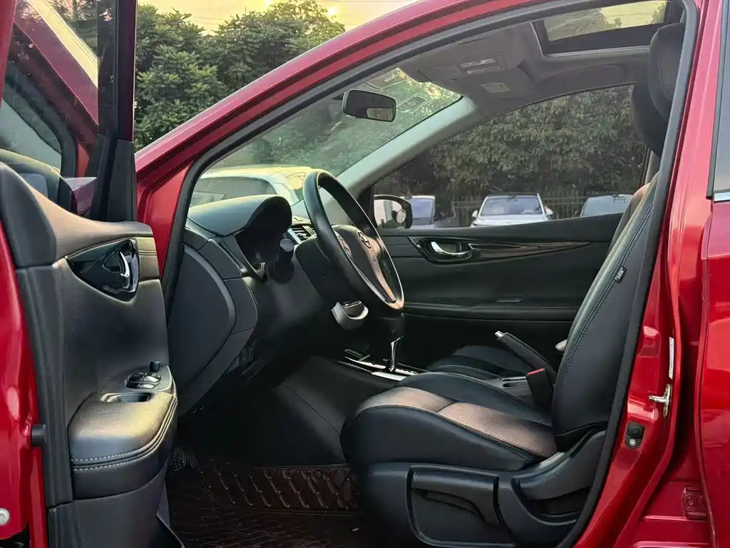 Nissan Tiida — миниатюра 4