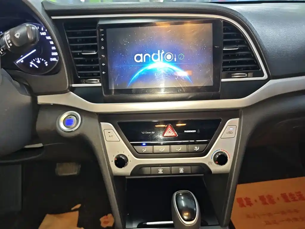 Hyundai Elantra — миниатюра 13