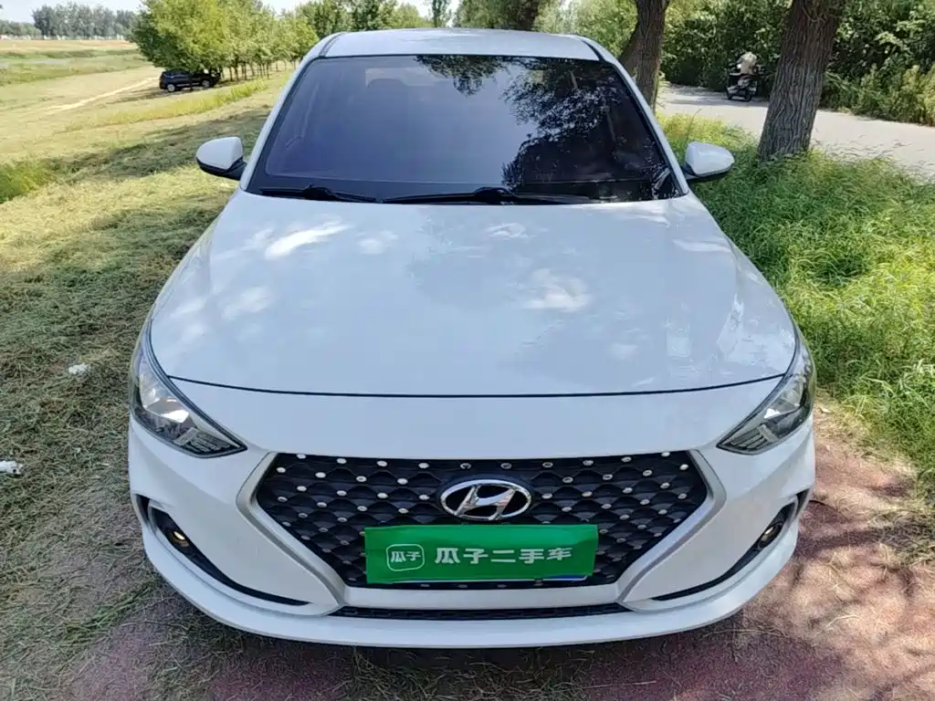 Hyundai Elantra — миниатюра 3