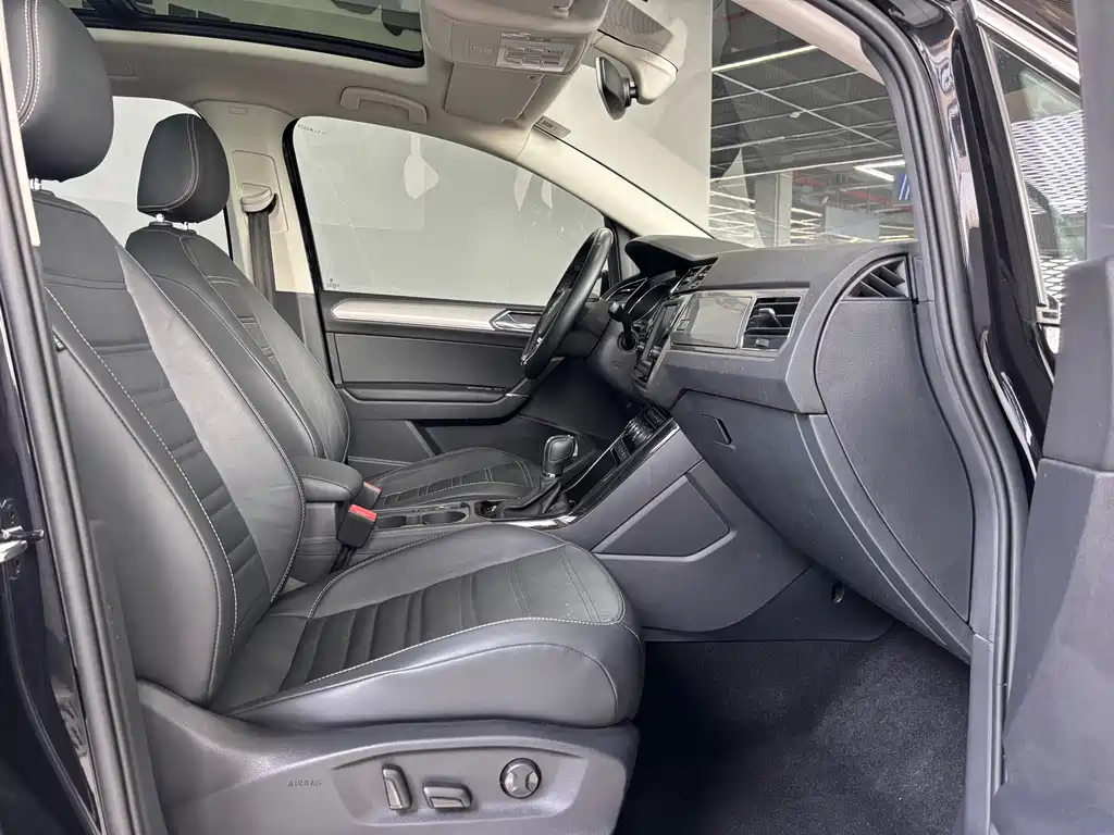 Volkswagen Touran — миниатюра 4