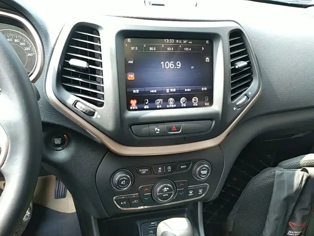 Jeep Cherokee — миниатюра 13