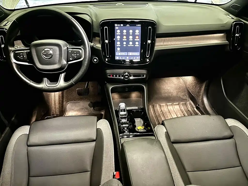 Volvo XC40 — миниатюра 8