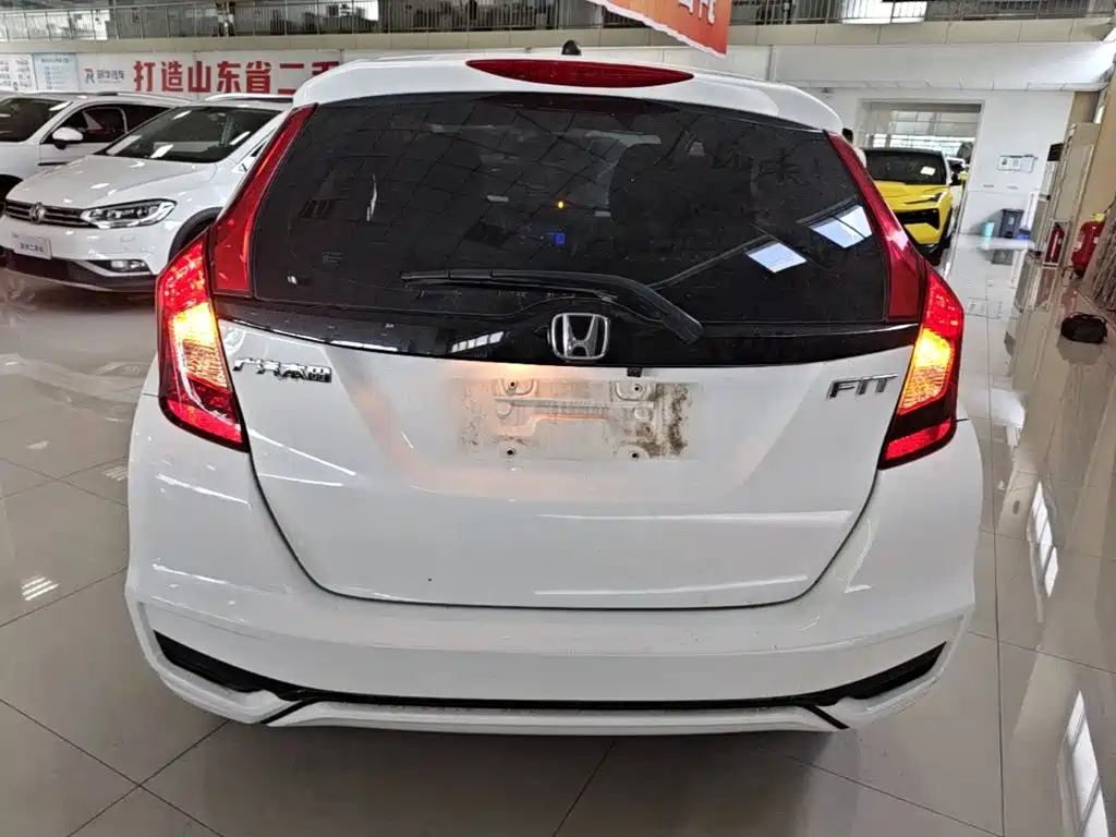 Honda Fit — миниатюра 6
