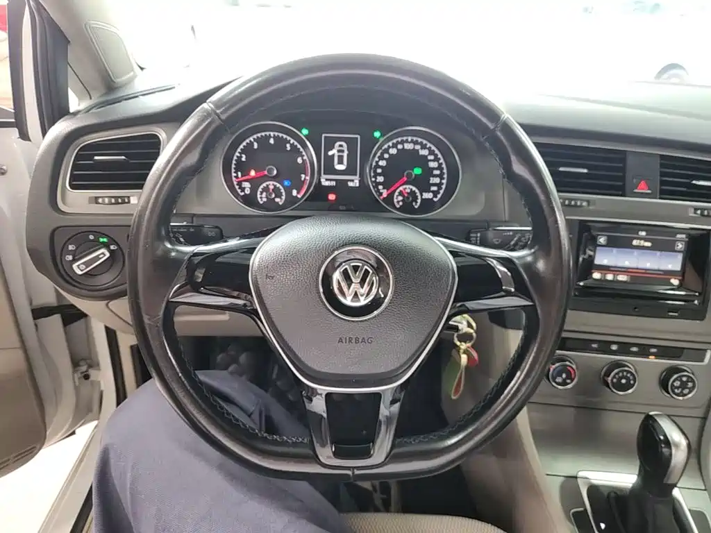 Volkswagen Golf — миниатюра 11