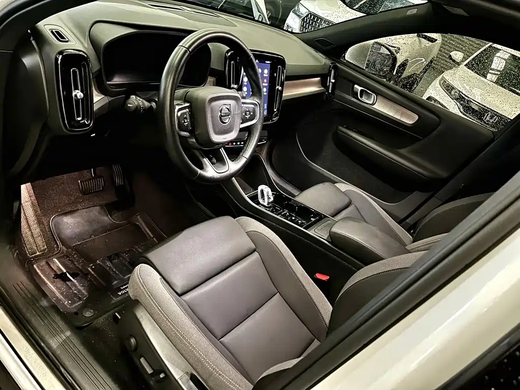 Volvo XC40 — миниатюра 7