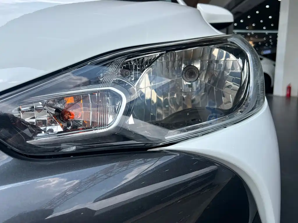 Toyota Yaris L — миниатюра 12