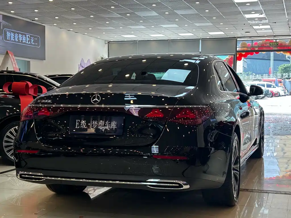 Mercedes-Benz E-Class — миниатюра 13