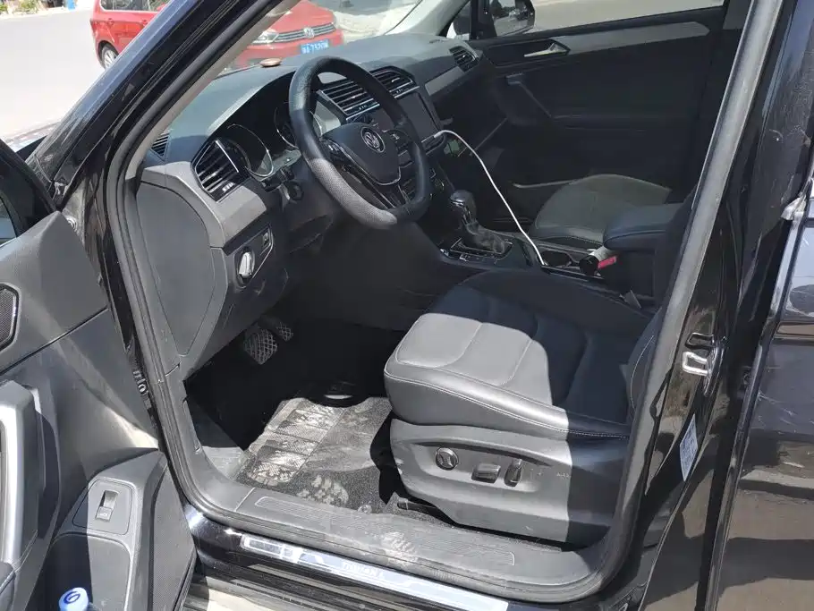 Volkswagen Tiguan L — миниатюра 9
