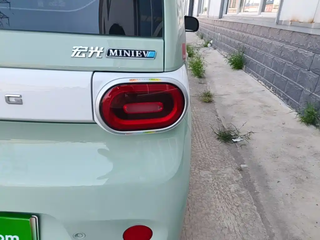 Wuling MINIEV — миниатюра 8