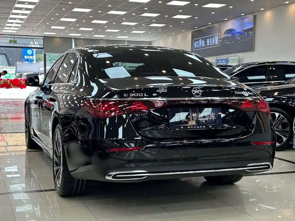 Mercedes-Benz E-Class — миниатюра 14