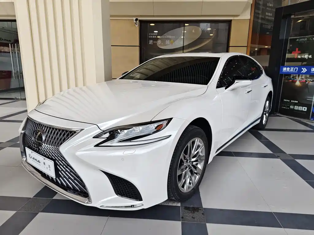 Lexus LS 2018