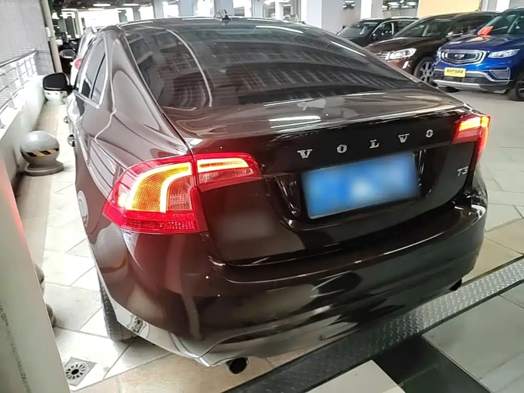 Volvo S60 — миниатюра 5
